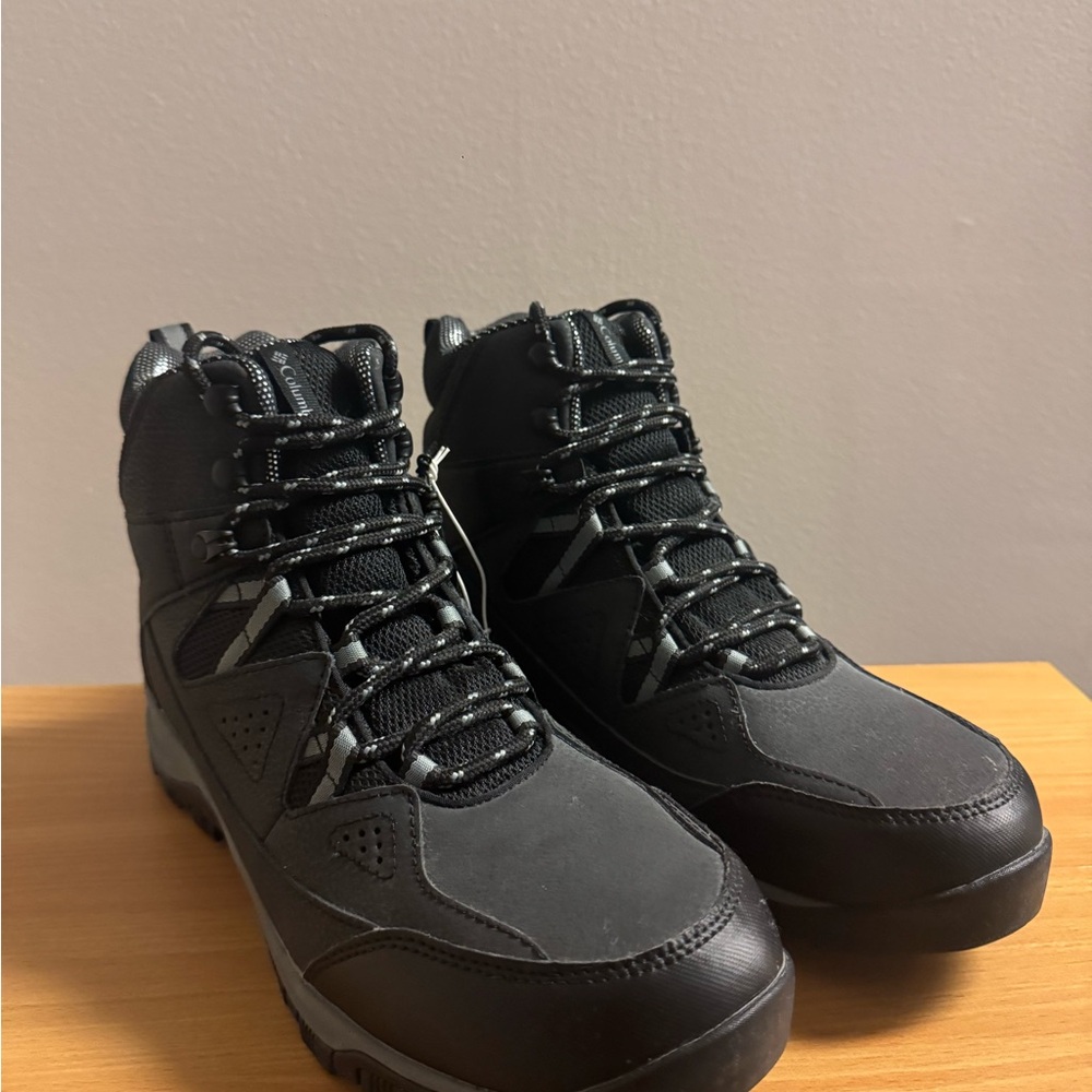 Columbia Men's Black Waterproof Winter/Himing Boots US10